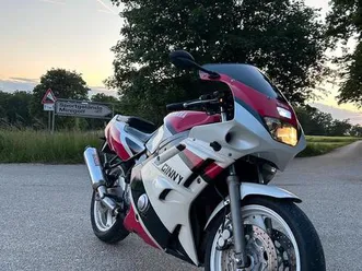 yamaha fzr 600