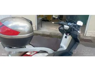 peugeot satelis 250 - 2011