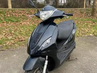 piaggio new fly snor 4t 2012 moet zsm weg ! — scooters | piaggio — marktplaats