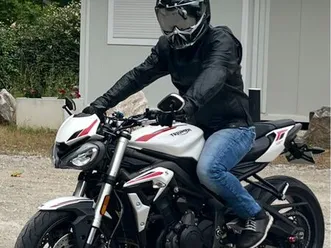 moto triumph street triple s 660 bridée a2