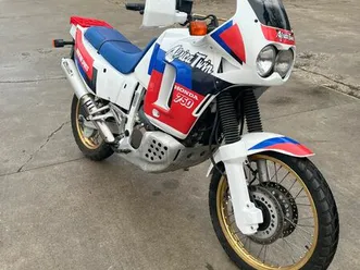 africa twin rd04