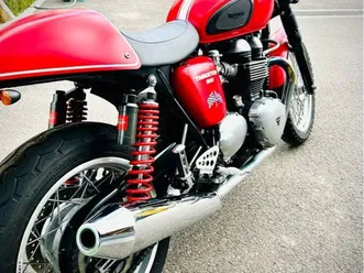 triumph thruxton 900