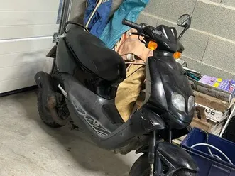 scooter 2t peugeot treker