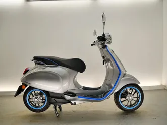 vespa vespa elettrica azzurro • 2021