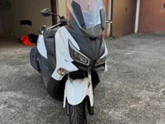 sym joymax 300 - 2022 pari al nuovo 1500km
