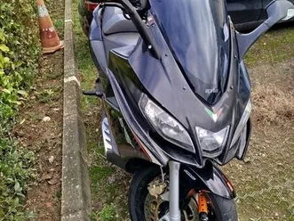 srv 850 aprilia 2016