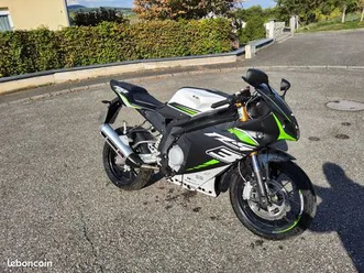 moto rieju rs3 125 cm3 , 950 km