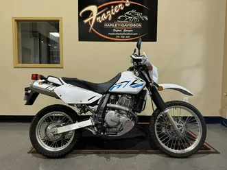 2023 suzuki dr650s white/unk