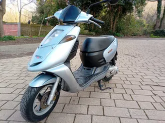 scooter 2000 aprilia sonic 50 no passaggio