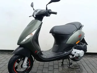 piaggio zip