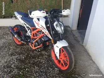 moto ktm 390 duke