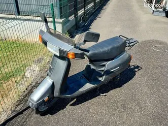 scooter peugeot sc vintage années 80 90 révisé à négocier