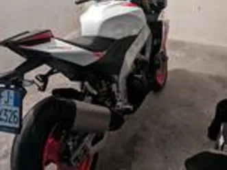 aprilia tuono v4 1100 factory 2024