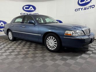 2005 lincoln town car signature