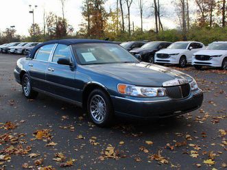 2001 lincoln town car signature