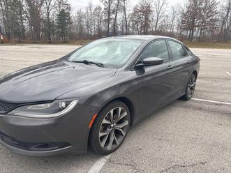 2015 chrysler 200 s