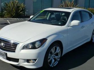 2011 infiniti m37x base