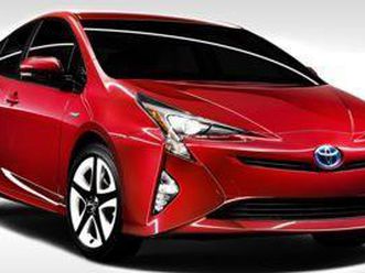 used 2016 toyota prius three touring