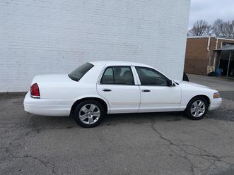 used 2011 ford crown victoria lx