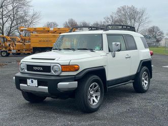 used 2014 toyota fj cruiser base