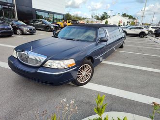 used 2005 lincoln town car executive
