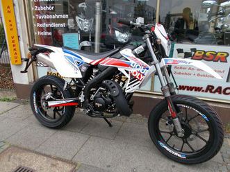 Rieju Rieju Mrt Freejump 50 Liquy Moly Am6 Minarelli Used The Parking Motorcycles