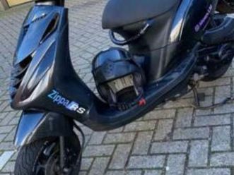 PIAGGIO piaggio-zip-100cc-met-carbon-kappen tweedehands - De Parking
