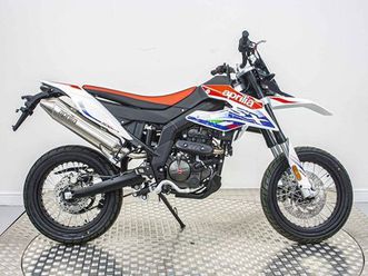 APRILIA aprilia-sx-125-motards-aprilia-brand-new-euro-5-model-125cc  tweedehands - De Parking