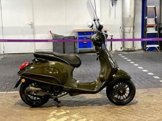 PIAGGIO vespa-sprint-brom-army-green-full-option Used - the parking  motorcycles