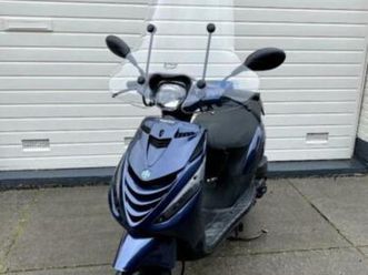 PIAGGIO piaggio-zip-sp-4t-snor-50cc-full-option tweedehands - De Parking