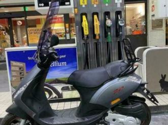 PIAGGIO piaggio-zip-iget-snor-smoke-windscherm-achterrek-eur-1375  tweedehands - De Parking