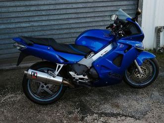 Honda Vfr800fi De 01 Occasion Le Parking