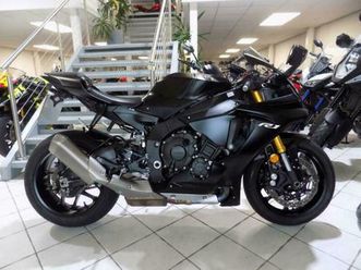 Yamaha Yamaha Yzf R1 17 In Derby Derbyshire Gumtree Used The Parking Motorcycles