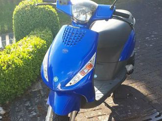 PIAGGIO piaggio-zip-50-4t-type-c25-blau Used - the parking motorcycles