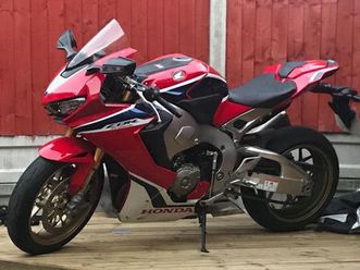 Honda Honda Cbr1000rr Fireblade Sp1 998cc Used The Parking Motorcycles