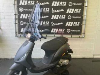 PIAGGIO piaggio-zip-25-km-h-iget-bwj-2018-mat-grey-750-km-z-g-a-n Used -  the parking motorcycles