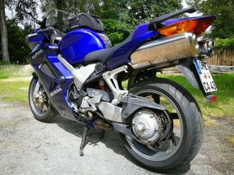 Honda Honda Vfr 800 V Tech Abs Rc46 Aus 2 Hand 21tkm Used The Parking Motorcycles