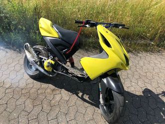 Yamaha Aerox Giallo Fluo Aerox Modificato