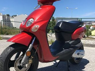 YAMAHA yamaha-neos-50cc-de-2004 tweedehands - De Parking