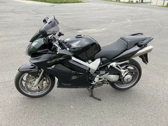 Honda Honda Vfr800 Rc46 2 Sporttourer Mit Tourenpaket Koffer Used The Parking Motorcycles