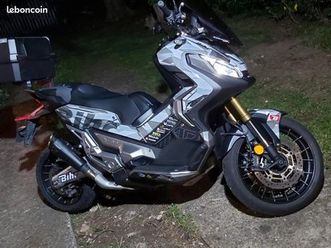 HONDA moto-x-adv-leger-choc-arriere-roulante-tous-les-jours tweedehands -  De Parking