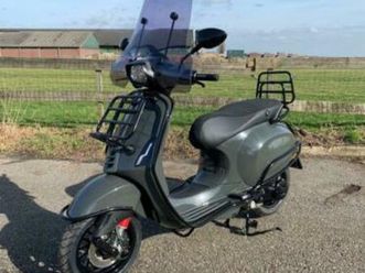 PIAGGIO vespa-sprint-ferrari-grey-2019-full-option tweedehands - De Parking