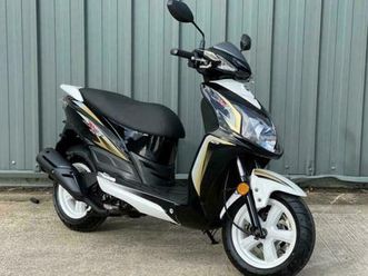SYM sym-jet-4-125cc-scooter-twist-go-scooter-moped-learner-legal-for-sale-in-wigan-manche  tweedehands - De Parking