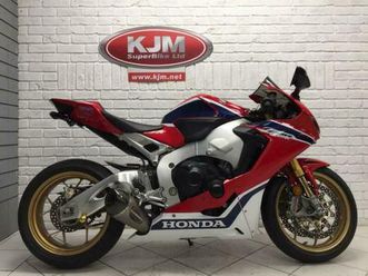 Honda Honda Cbr1000rr Sp1 17 17 1 Owner Yoshi Pipe Plus More In Wigan Manchester Gumtr Used The Parking Motorcycles