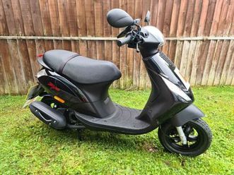 PIAGGIO 2021-piaggio-zip-50cc-in-milford-haven-pembrokeshire-gumtree  tweedehands - De Parking