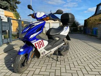 YAMAHA yamaha-aerox-yq-50-valentino-rossi-edition tweedehands - De Parking