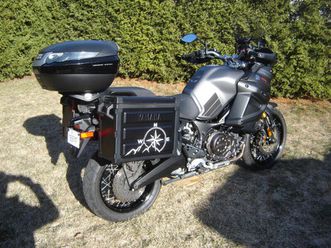 the parking motorcycles