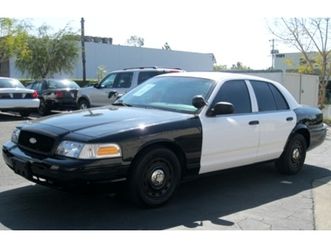 Ford Crown Victoria Police Intercept 2005 Ford Crown Victoria Police Interceptor Used The Parking
