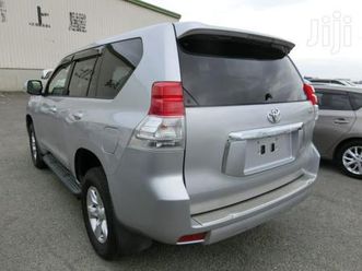 toyota-land-cruiser-prado-2012-silver