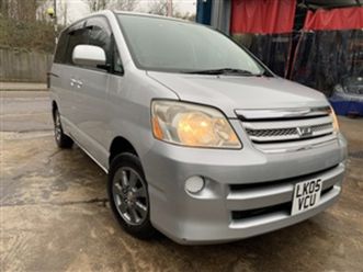 Toyota Noah Used 05 Toyota Noah 4wd Mpv 56 4 Miles In Silver For Sale Carsite Used The Parking